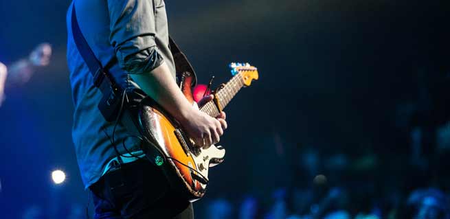 concerts guitarist playing Strat